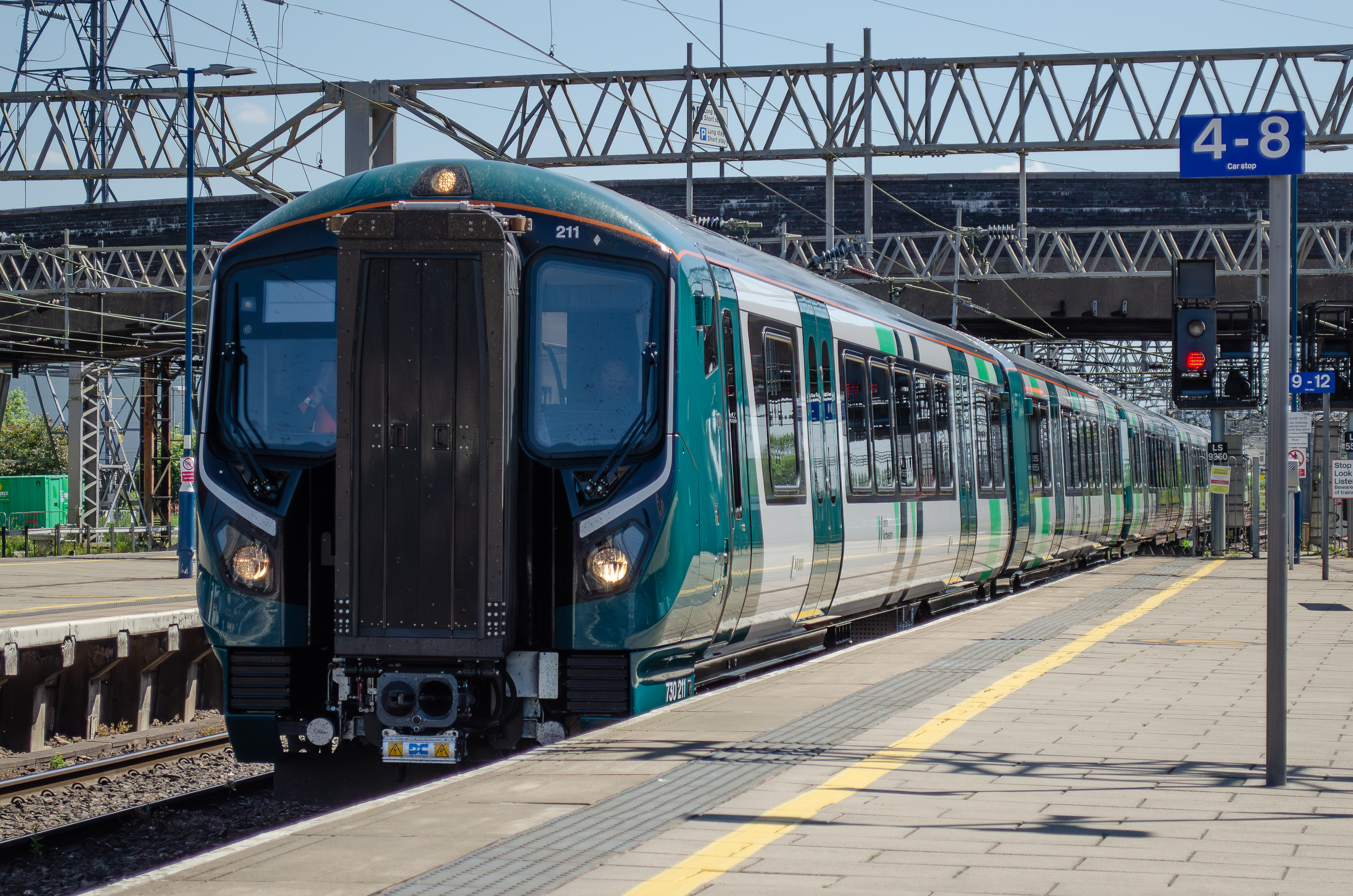 LNWR 730/2 moving from Soho LMD to Crewe HS at Stafford.